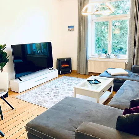 Holiday home Deutsche Ostseevilla - Grosse Mit Sauna, Spielplatz, Pkw-stellplaetze, Grosser Garten *